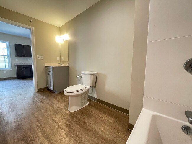 Building Photo - 463 Beech St