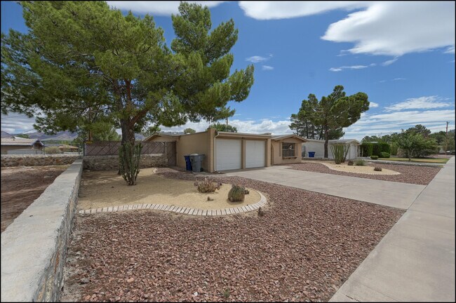 Building Photo - 4109 Roxbury Dr