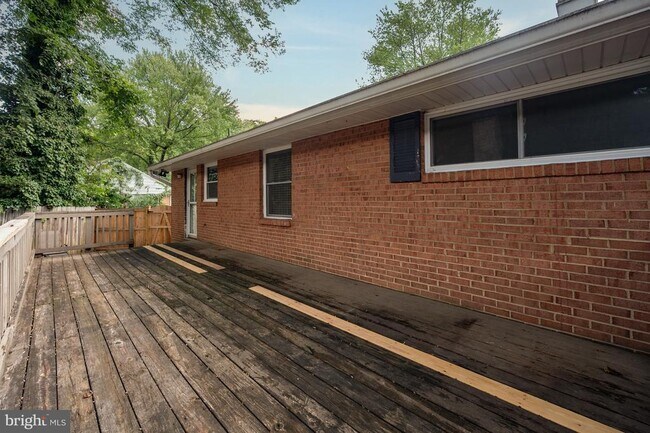 Building Photo - 6508 Berkshire Dr