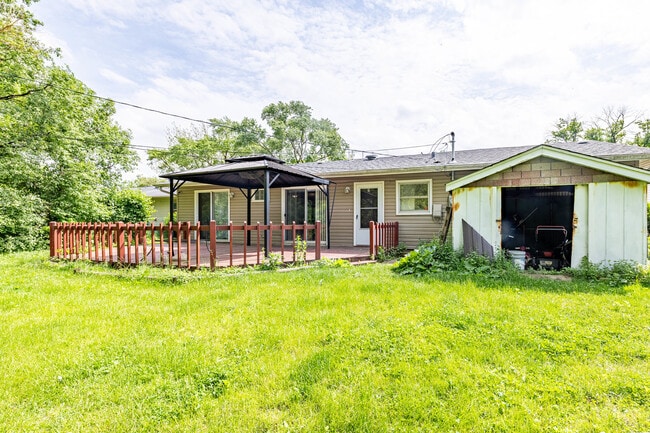 Building Photo - 2722 Larkspur Ln