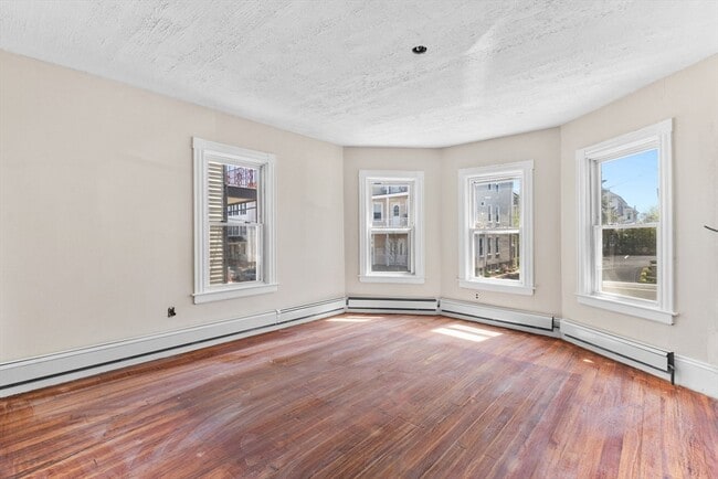 Building Photo - 109 Davis St