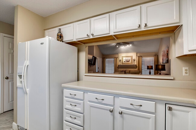 Building Photo - 308 Chota View Pl