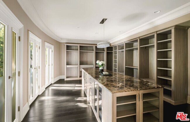 Building Photo - 1350 Benedict Canyon Drive