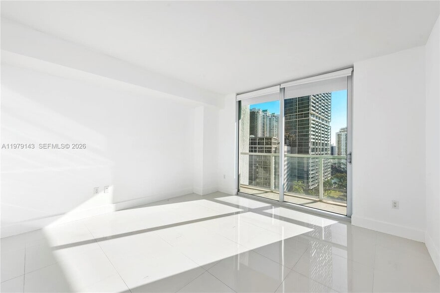 Building Photo - 500 Brickell Ave
