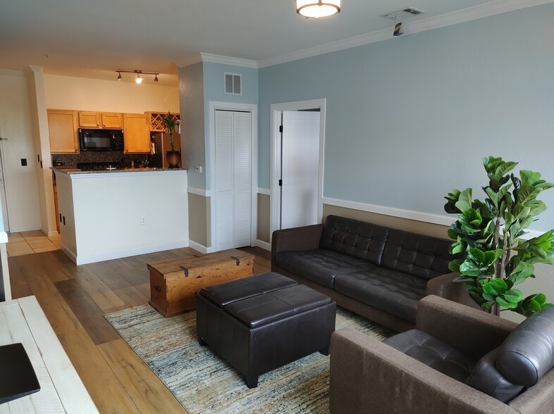 Building Photo - 5000 Culbreath Key Way