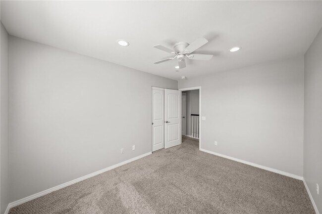 Building Photo - 37749 Fiesta Flower St
