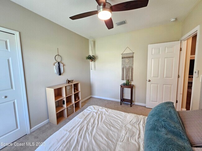 Building Photo - 1255 Sangria Cir