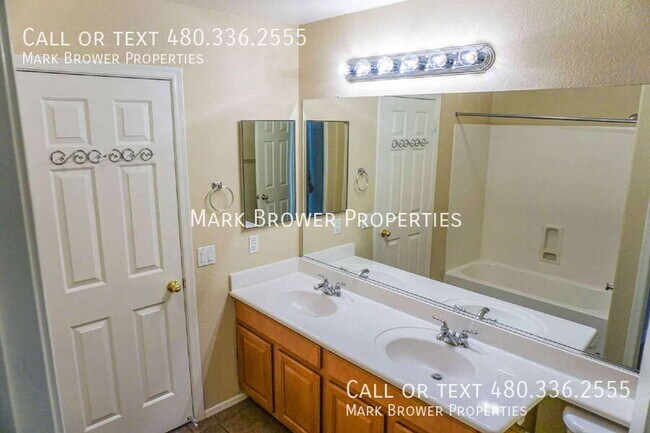 Building Photo - 4059 E Wagon Cir