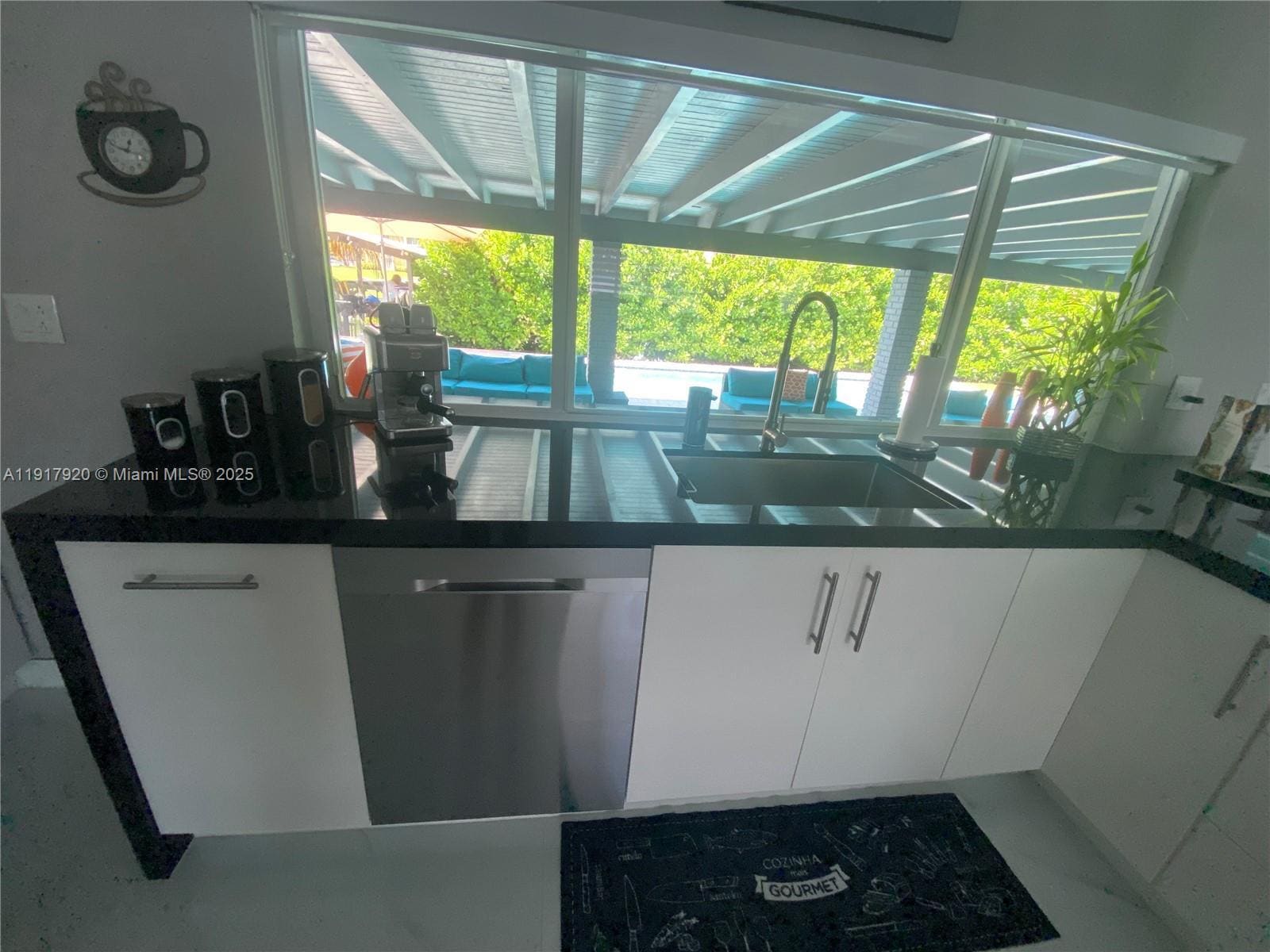 Building Photo - 7010 SW 144th Pl