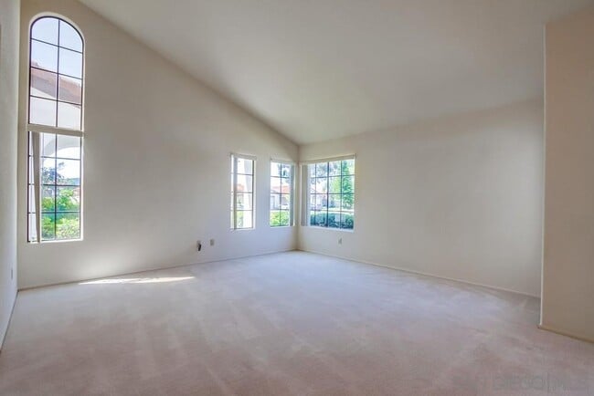 Building Photo - 11742 Avenida Sivrita