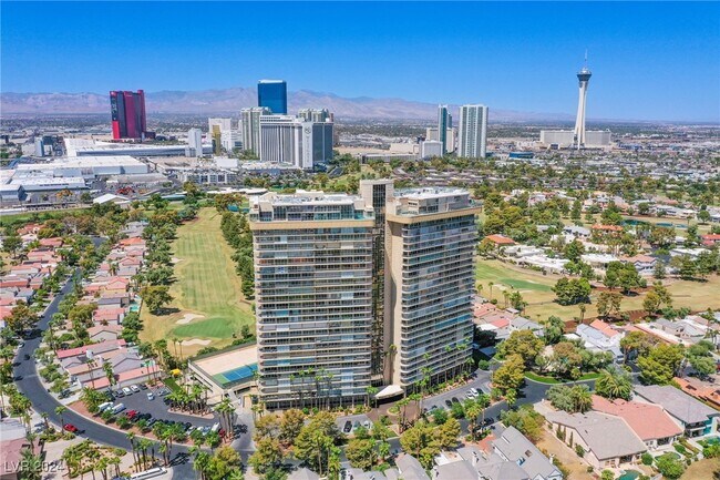 Building Photo - 3111 Bel Air Dr