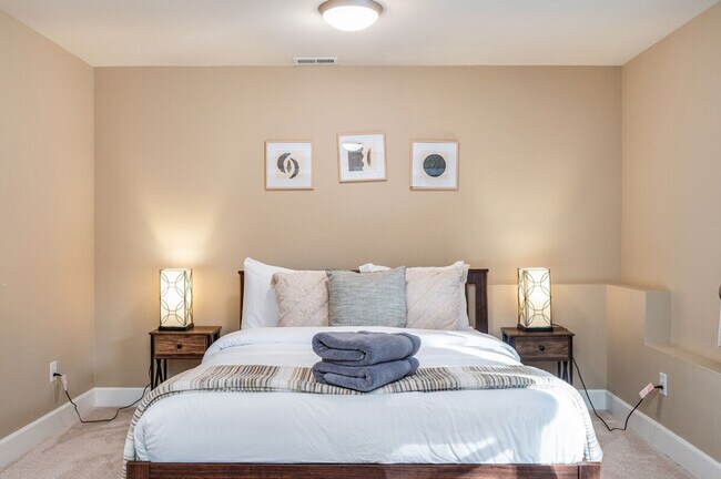 Building Photo - 4224 Francis Ave N