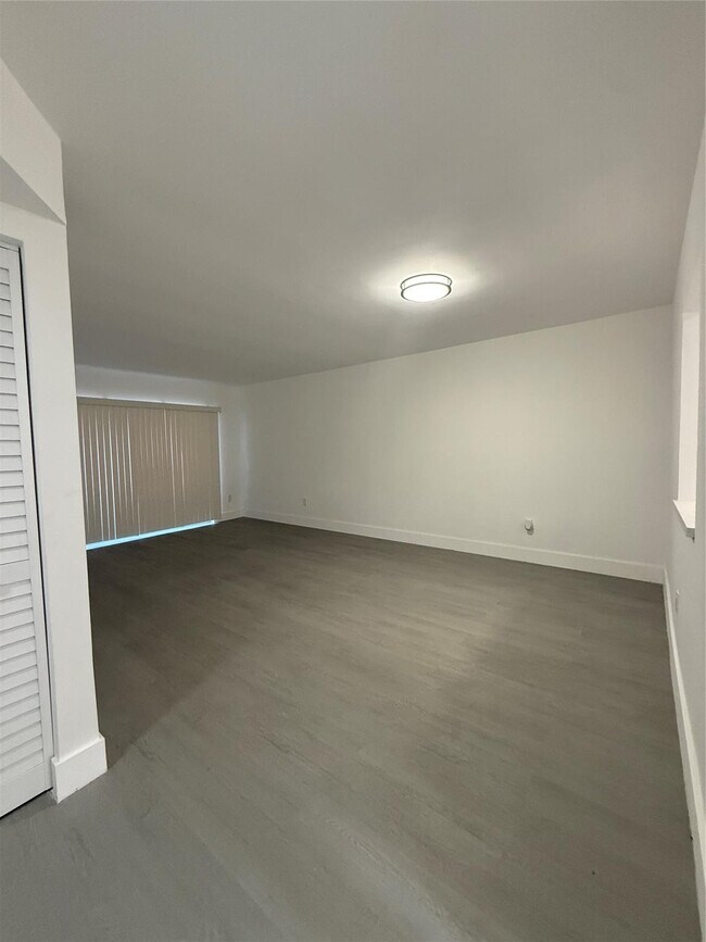 Building Photo - 2800 NW 56th Ave