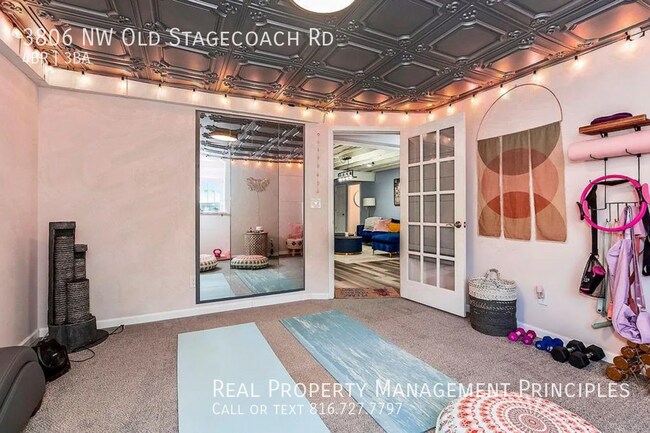 Building Photo - 3806 NW Old Stagecoach Rd