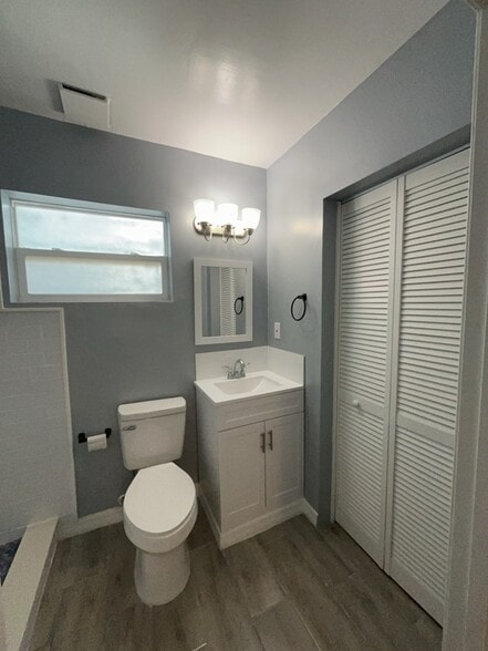 Building Photo - 561 Raleigh St