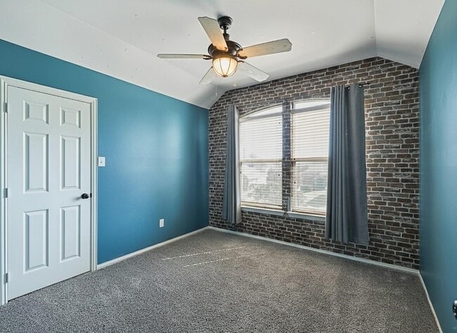 Building Photo - 5004 Rain Forest Dr