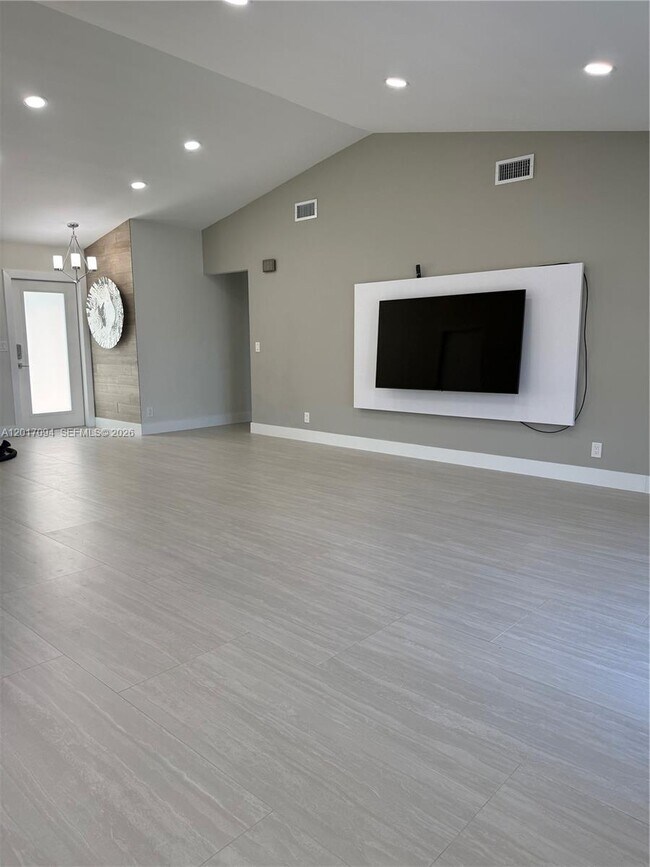 Building Photo - 18818 Cloud Lake Cir