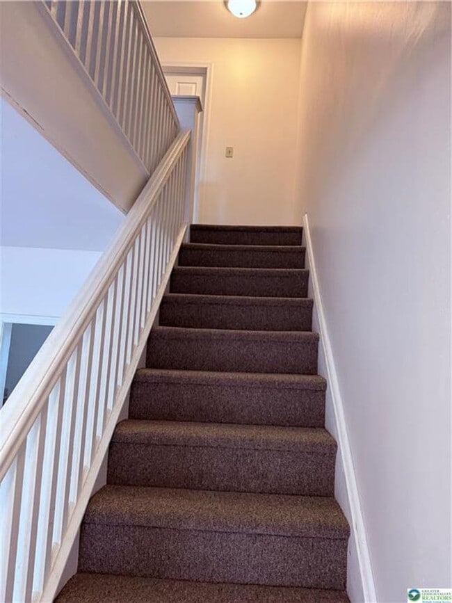 Building Photo - 3 bedroom 1 bathroom