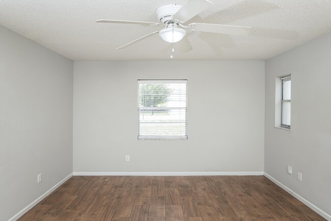 Building Photo - 1040 Dorado Dr