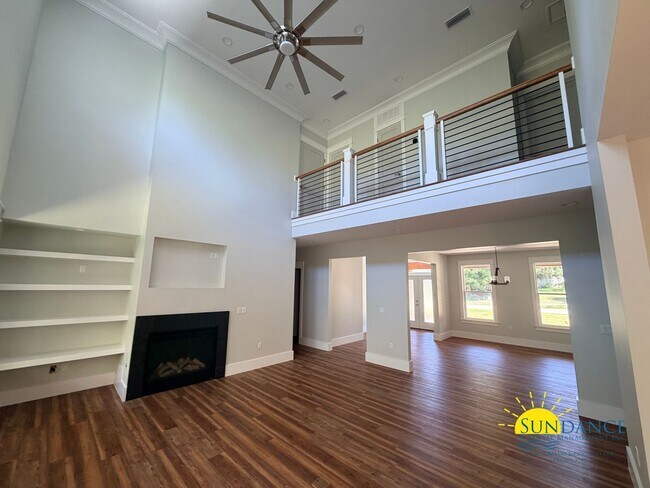 Building Photo - 5870 Saratoga Dr