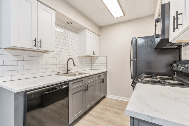 Building Photo - Chateau 68 Apartments