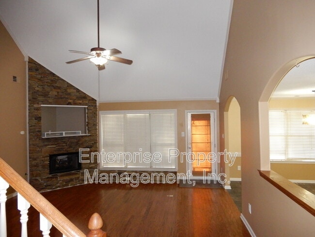 Building Photo - 4525 Hickory Creek Dr