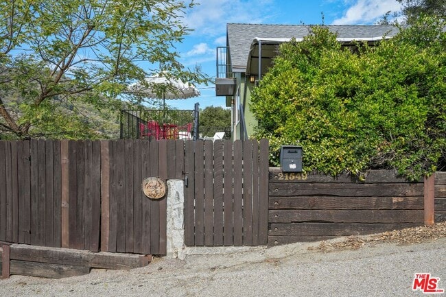 Building Photo - 21549 Summit Trail