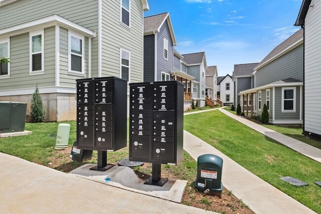 Building Photo - Beautiful and Modern Home!