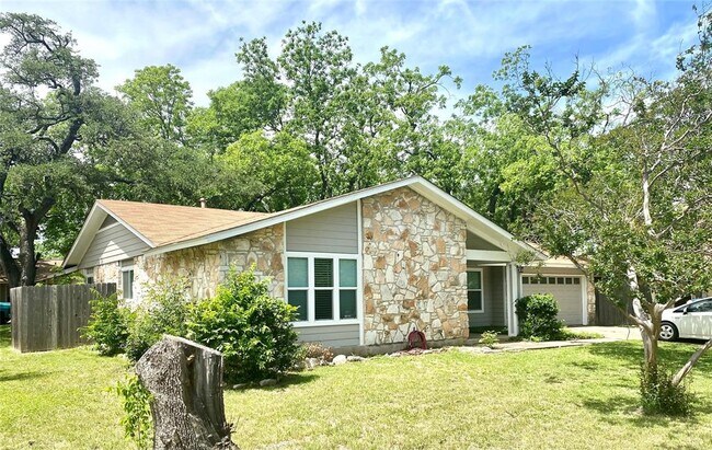 Primary Photo - 10801 Hard Rock Rd