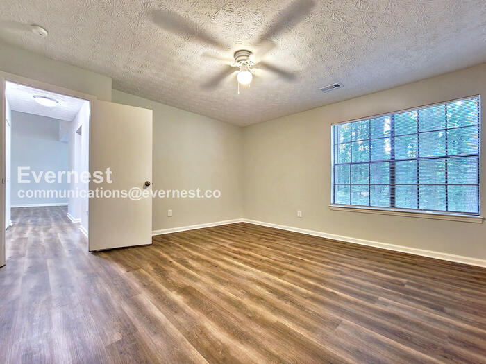 Building Photo - 944 Shiloh Ridge Run NW