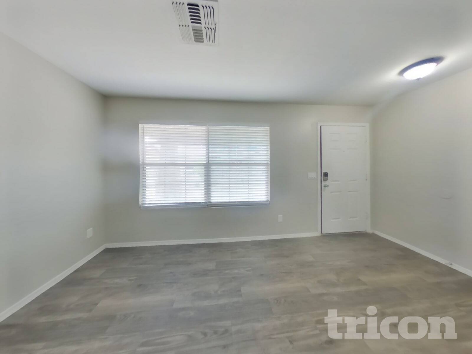 Building Photo - 3326 W St Anne Ave