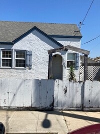 Building Photo - 530 Archer St