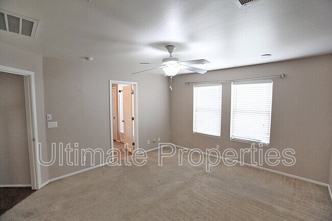 Building Photo - 8856 W Aster Dr