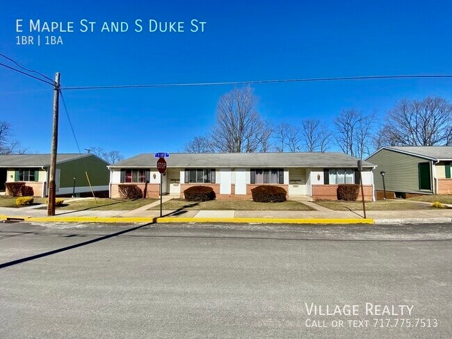 Building Photo - 501 E Maple St