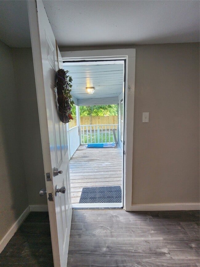 Building Photo - 6203 Hoffman St