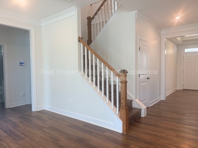 Building Photo - 16 Clear Creek Cir