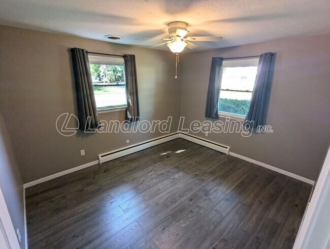 Building Photo - Updated Ranch on Corner Lot in Vermilion