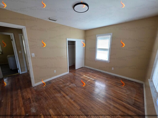 Building Photo - Cute, Clean & Cool! Your 2-Bed Retreat with New HVAC & Huge Backyard