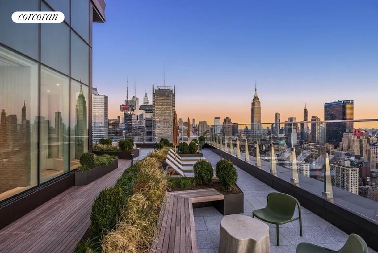 Building Photo - 550 Tenth Avenue 714