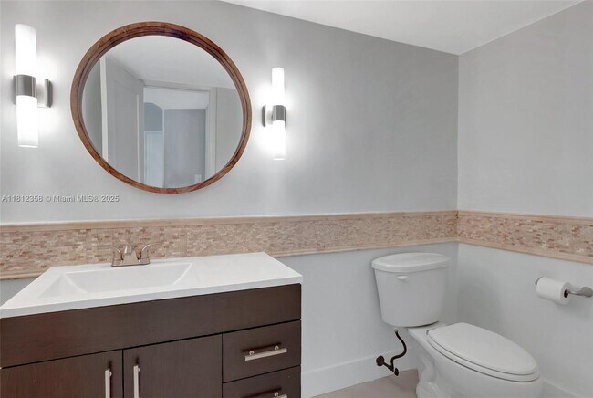 Building Photo - 2851 S Ocean Blvd