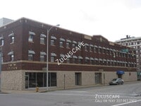 Building Photo - 101 SE 2nd St