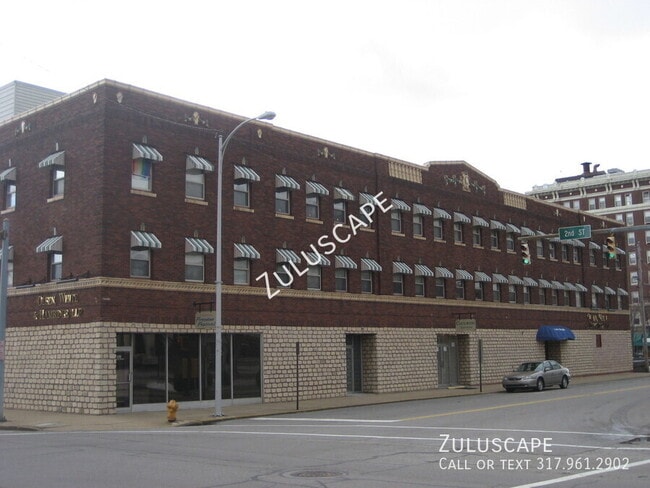 Primary Photo - 101 SE 2nd St