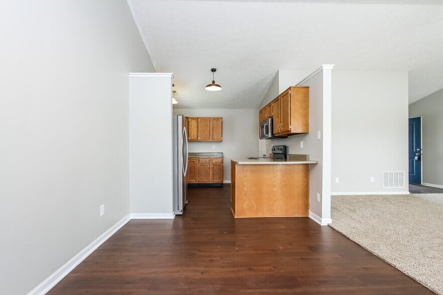 Building Photo - 7737 Blue Willow Dr