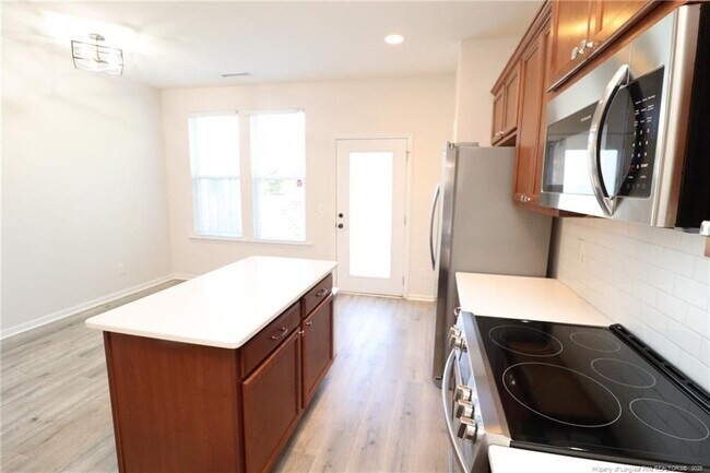 Building Photo - 309 Carthage Ct