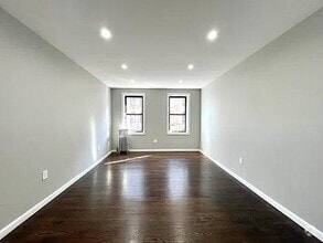 Building Photo - 1 bedroom in BRONX NY 10462