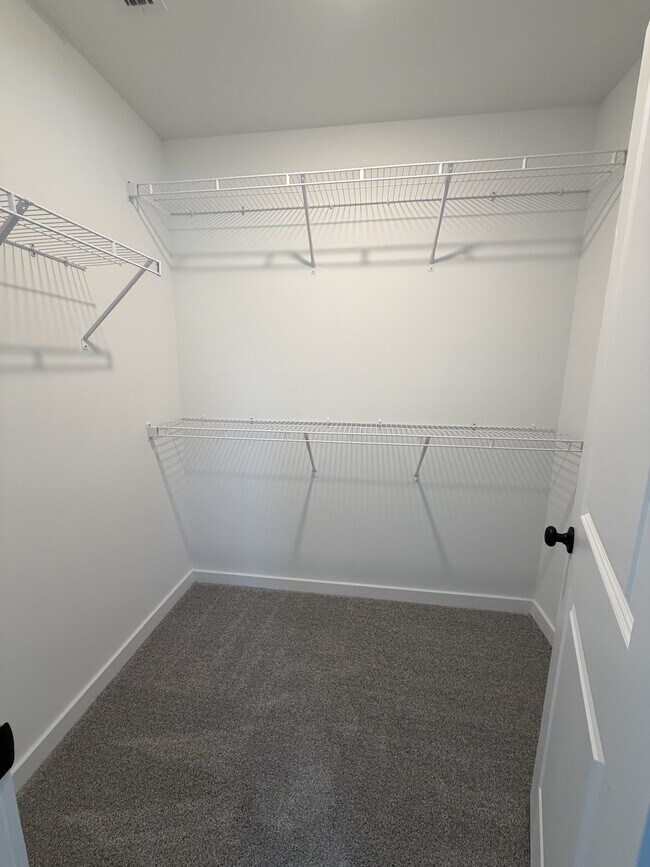 Building Photo - 228 Clement Lp