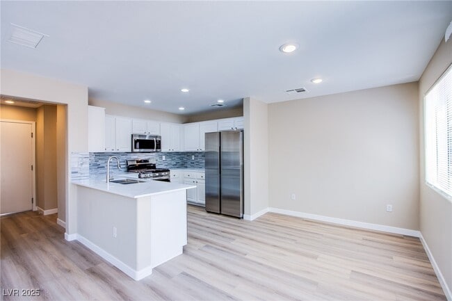 Building Photo - 5863 W Baroque Gold Ct