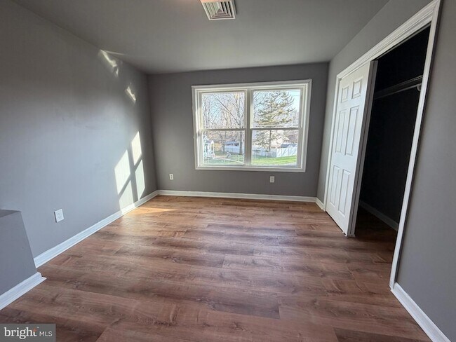 Building Photo - 5517 Schumacher Dr