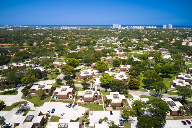 Building Photo - 1120 11th Ct