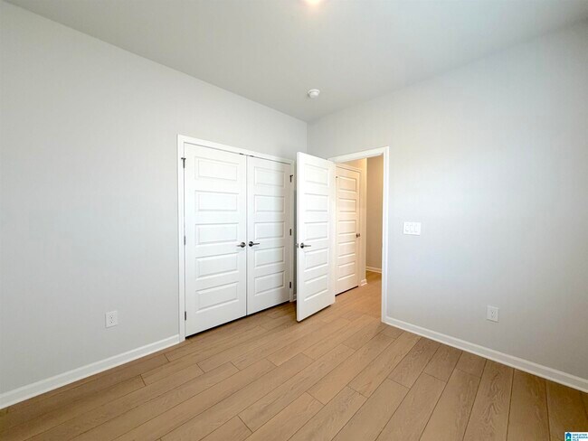 Building Photo - 237 Granby Ln
